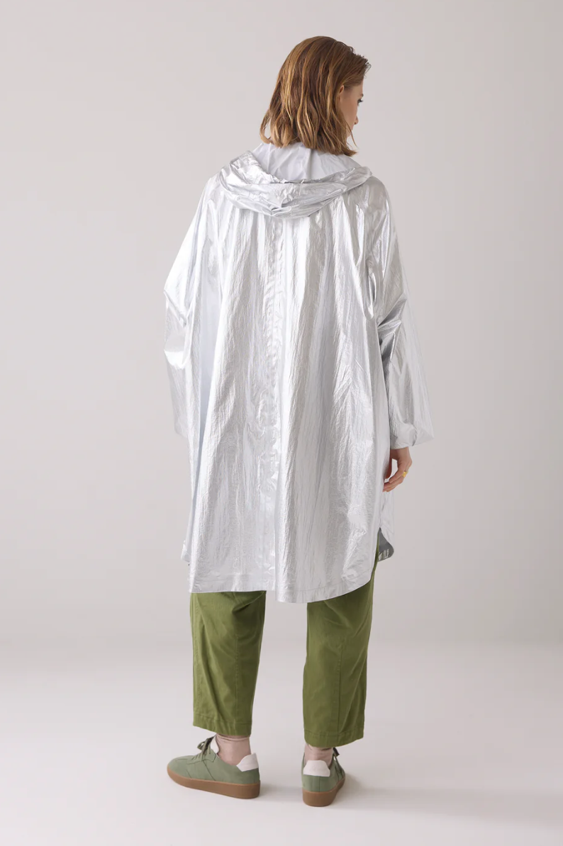 Metallic mackintosh with storage bag