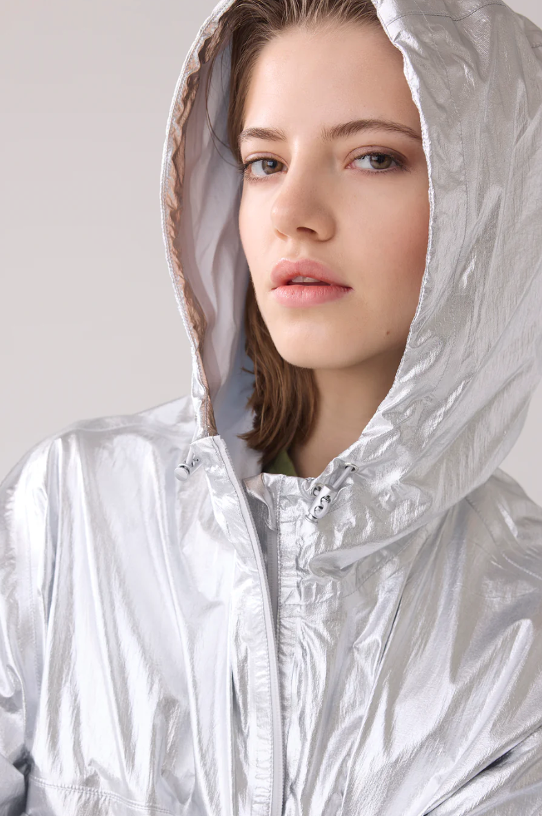 Metallic mackintosh with storage bag
